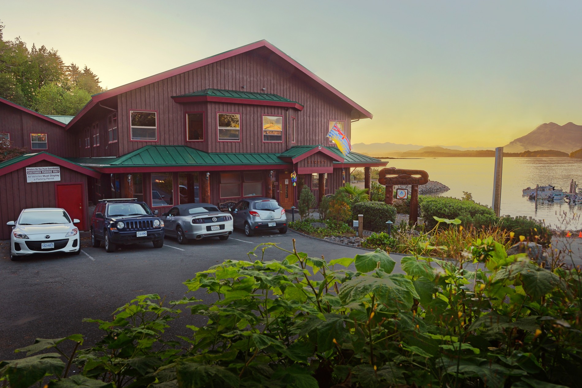 Tofino Hostel - Hostel International Accommodation In Tofino BC